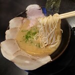 麺屋 風火 - 麺のリフトアップ(ストレート細麺)