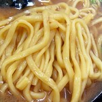 とんこつラーメンいしい - 自家製麺はモッチリでしたが少し柔らかめ。