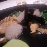 フロリレージュ - イサキのポワレに万願寺唐辛子のソース、茄子のピュレ