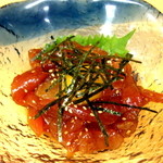 Umi Tsubame - 【まぐろユッケ】オリジナルのピリ辛タレに漬け込んだ逸品