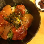 Umi Tsubame - 【生まぐろ丼】バチまぐろ・トンボまぐろの二種類を食べ比べできます。