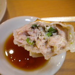 鳳琴樓 - 焼き餃子　断面