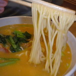 鳳琴樓 - 麺は中太