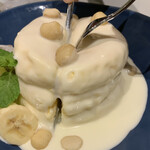 カフェ ヒュッゲ - マカダミアンナッツパンケーキ