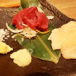 肉汁餃子のダンダダン - 馬刺し(2種盛り)