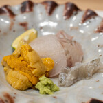 うを徳 - 2020.9 お造り（礼文島ムラサキウニ、利尻鮃、縁側）