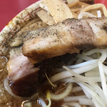 大ちゃんラーメン - どの味のラーメンも、胡椒がたっぷり！　隠し味？の蜂蜜の甘さと相まって唯一無二の味。