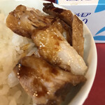 大ちゃんラーメン - ご当地千葉県産の新米になったライス。　チャーシューの切れっぱしが付くのが嬉しい