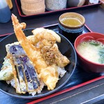 Sukesan Udon Asakawa Ten - 秋天丼　みそ汁付き(舞茸、えび、いか、イトヨリ、かぼちゃ、ピーマン、なす)