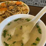 蘭州牛肉麺 - 牛肉麺のスープと同じ　滋味のある美味しいスープ
                                