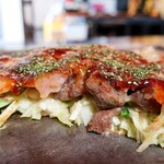 Okonomiyaki Izakaya Wakakunai Taishou - ふんわりやわらかい生地～（やっぱこうでなくっちゃ！）