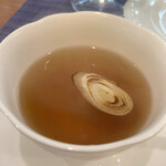 スクレ･サレ - スッポンのコンソメスープ