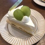 モンラパン・カベヤ - シャインマスカットのショートケーキ