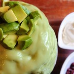 つばめ氷菓店 - アボカドしょうゆミルクあずき