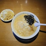 酒麺亭 潤 - まる特中華そば（中油／野菜別盛）890円