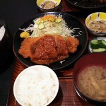 とん吉 - チーズとんかつ定食