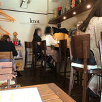 Cafe&bar knot - ラテン内の雰囲気♪