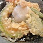 十勝山賊うどん - 冷やしえび天うどん　９５０円　2012.6