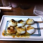 大統領 - ここ以外で見かけたことがない、イカボール。ふんわりやわらかい食感で、口の中に海の香りが広がります。しょうが醤油で。