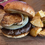 Xató burrata & steak - フォアグラハンバーガー