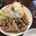 タイ屋台 チャオ チェンマイ - ガパオライス