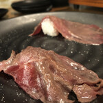 大衆和牛酒場 コンロ家 霜降り和牛鍋と神戸牛ホルモン鉄板焼 - 