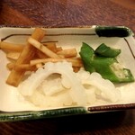 寿し・和食 司 - 香の物（白いゴーヤ、大根、オクラ）