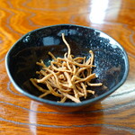 農家レストラン 結 - オーダー後提供される揚げ蕎麦、蕎麦茶