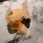 ミザンセーヌ - ショコラテリーヌとヘーゼルナッツのアイス。アーモンドのメレンゲ。
      めちゃくちゃ濃厚なアイス！！
      ショコラテリーヌもほんと美味しくて(*^O^*)