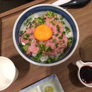 幕張でおすすめの美味しい海鮮丼をご紹介 食べログ 幕張でおすすめの美味しい海鮮丼をご紹介 食べログ