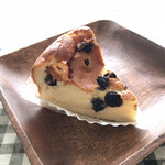 ブルーベリー&自家製酵母パン こんちゃんち - 料理写真:ブルーベリーのチーズケーキ