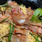 勾玉亭 - 