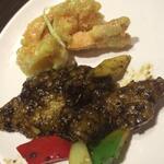 RED HOUSE SEAFOOD - 海老と魚の炒め物