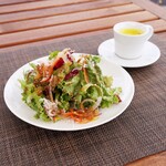BISTRO SOLA - 
ランチセットのサラダとポタージュ