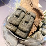 プレゼンテ スギ - ㉑食べられなそうで食べられる(黒胡麻のフィナンシェ　猪の脂入り)