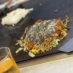 お好み焼きたくちゃん - 料理写真:たくちゃんモダン焼き