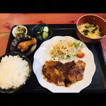 Muchaku - 豚の生姜焼定食＝８５０円