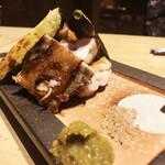 おいしいワイン 季節のお料理 ハチアナ - 鶏のあみ炙り焼き