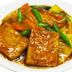 Sai Mien - 揚げ豆腐醤油煮込み
