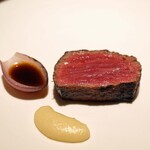 アカ - 佐賀牛のヒレ肉の薪焼き