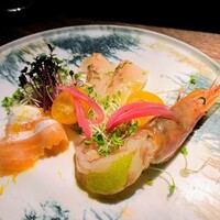 ビストロ ハマイフ - 赤海老のマリネ。サーモンと赤魚を添えて