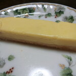 CheesecaketoyakigasinomisePoliPoli - チーズスティック ピエール。ロベール(253円)