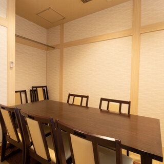 半個室では、ご宴会や、特別な日のお食事も。
                                          