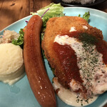 シュマッツ・ビア・ダイニング - チキンシュニッツェルソーセージコンボ