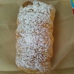 Boulangerie Kaseru - クリームたっぷり入ったコロネ♪