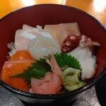 庄や - 【2020.9.14(月)】ワンコインランチ(海鮮丼)500円の海鮮丼