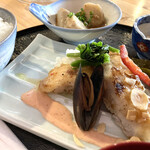 男の暖簾 - 日替り定食(白身魚のガーリックソテー)