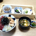 浜潮 - 三種の漬け丼