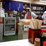 天ぷら定食ふじしま - 厨房の様子
