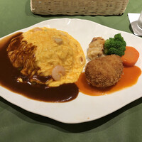 洋食 麦星 by グリル満天星 麻布十番 日本橋髙島屋店 - オムレツライスと蟹クリームコロッケ 洋食 麦星 by グリル満天星 麻布十番 日本橋髙島屋店 - オムレツライスと蟹クリームコロッケ
